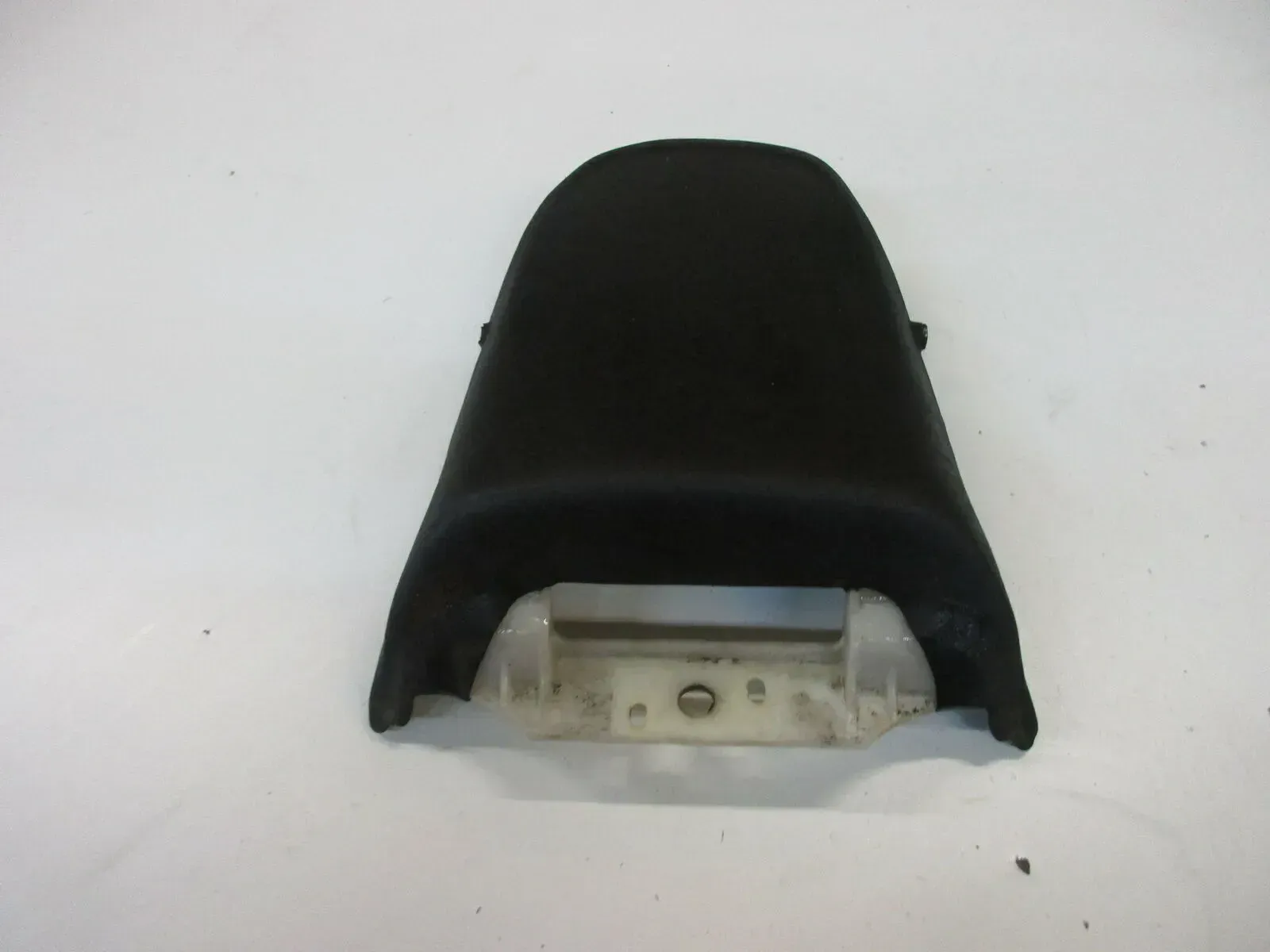 O. Suzuki GSX 600 F GN72B Sitz (2) Sitzbank hinten Soziussitz Sitzpolster Seat - Bild 1