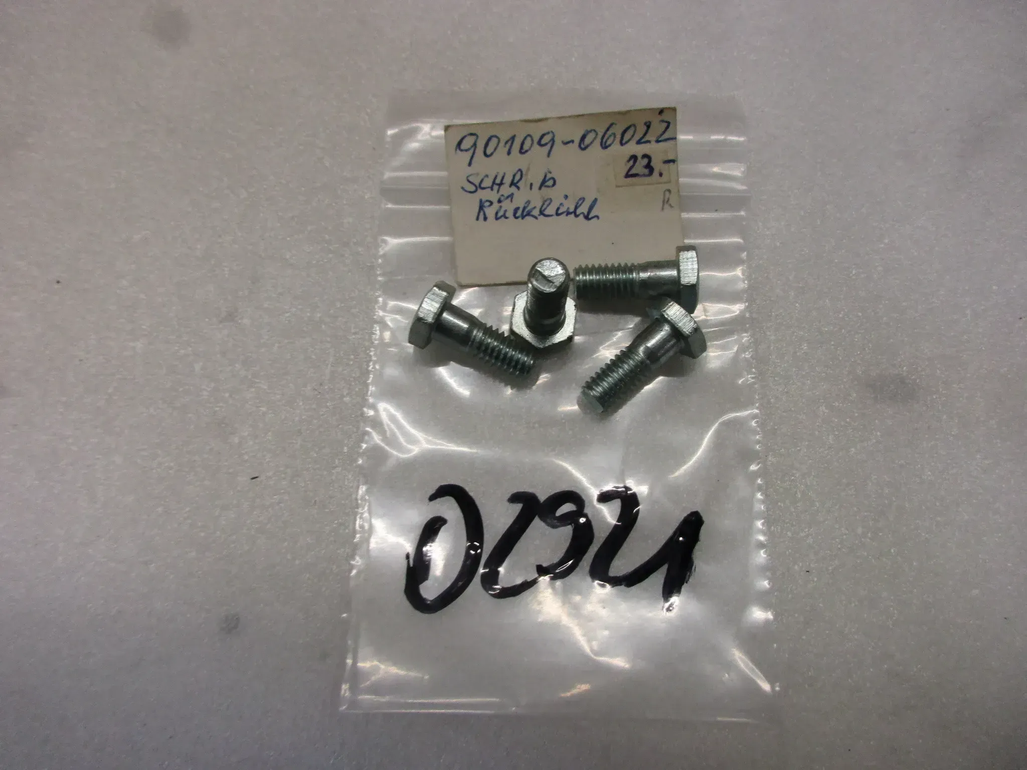 D2921 Yamaha DT 250 XT 500 Schrauben Rücklicht 90109-06022 Heck Rahmen - Bild 1