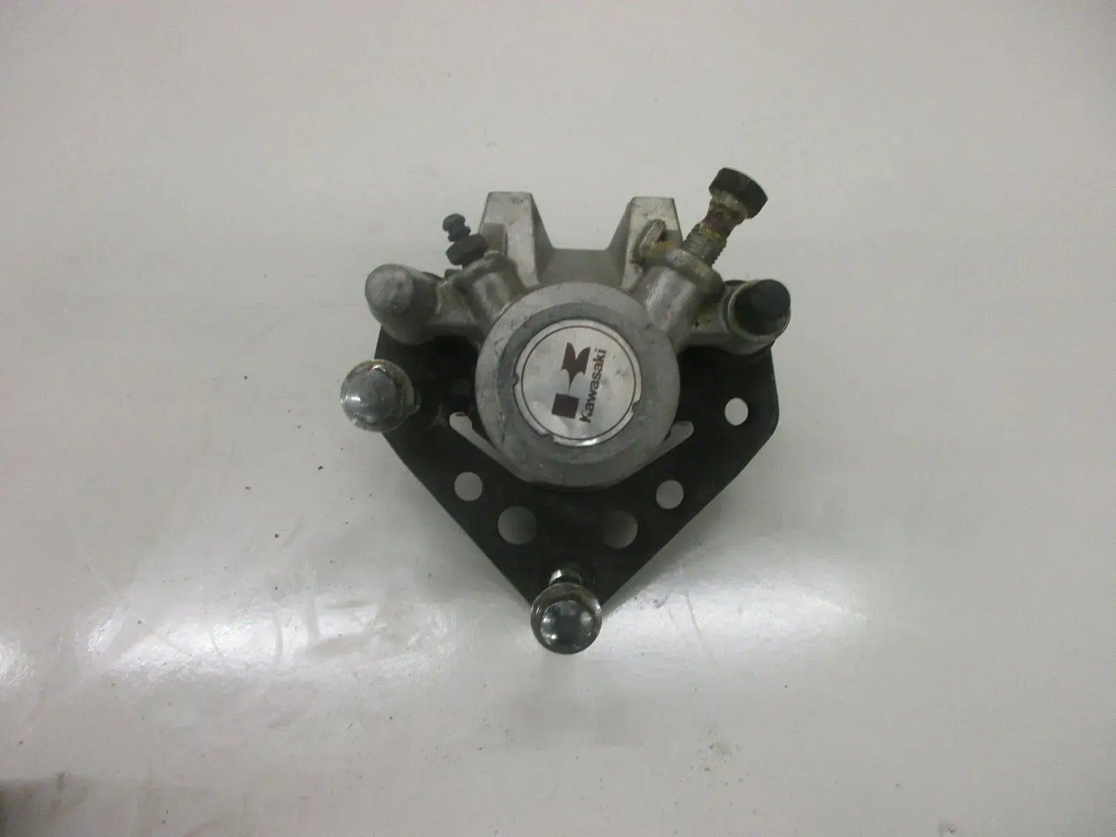 6. Kawasaki GPZ 600 R ZX600A Bremssattel vorne links Bremskolben Bremszange - Bild 1
