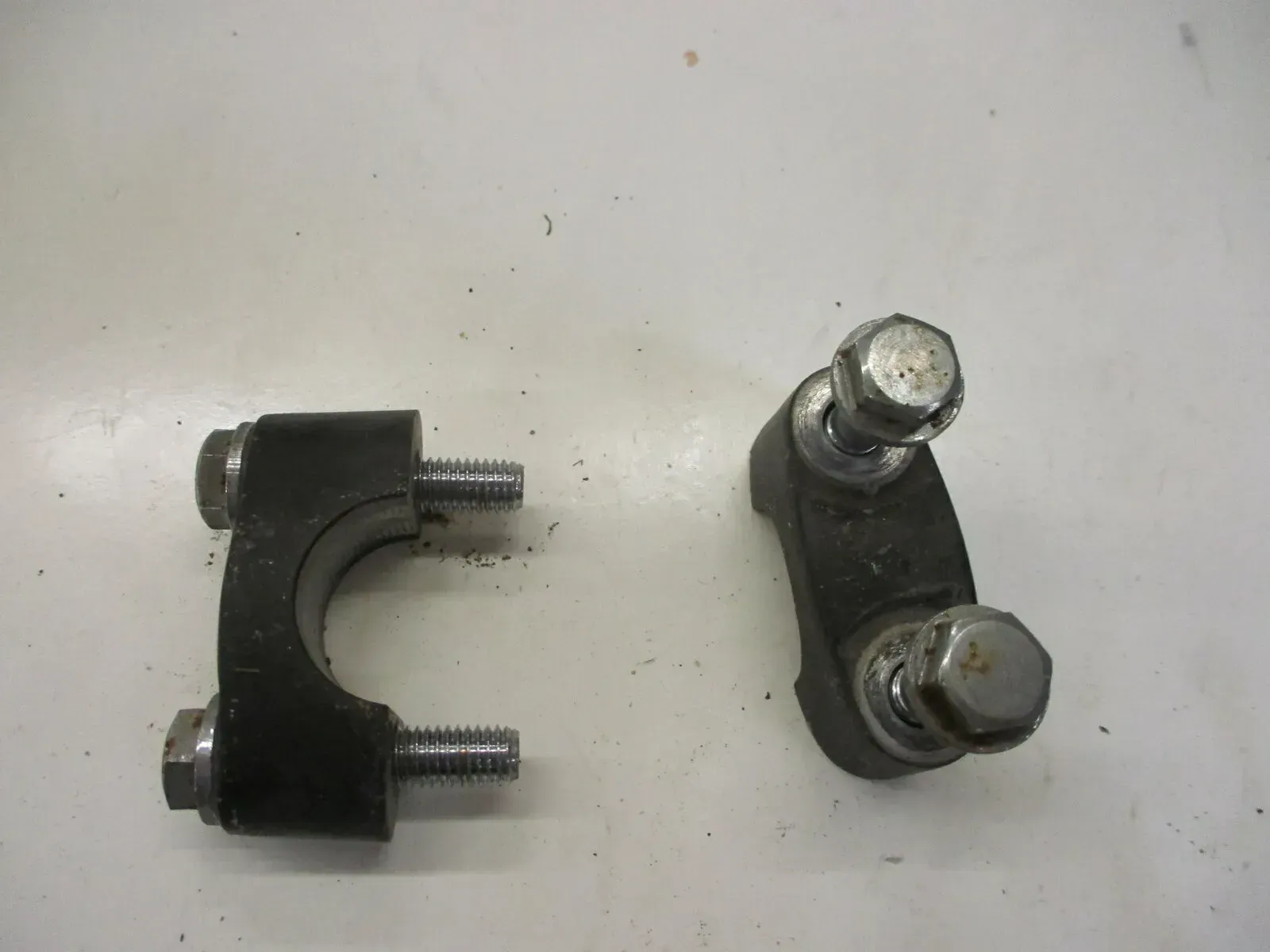 Honda Gl 1200 SC 14 DX Goldwing Lenkerhalter Lenkerklemme Lenker Niederhalter - Bild 1