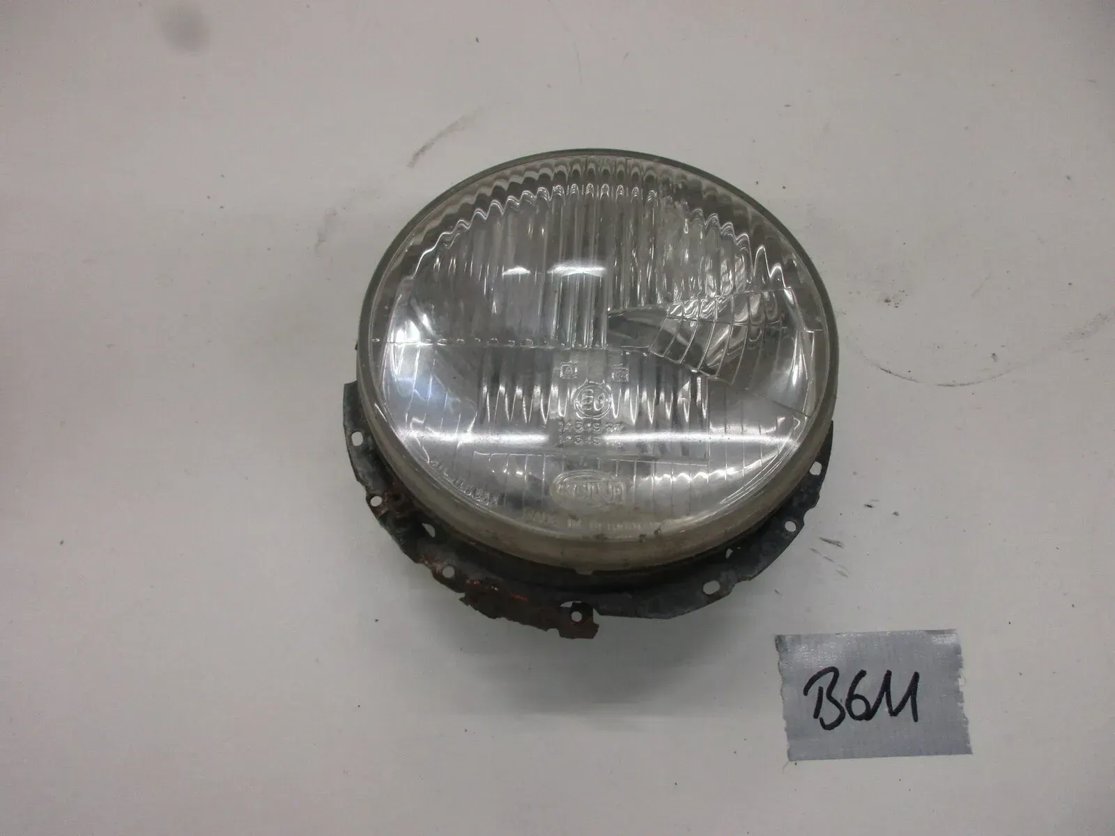B611 Hella Scheinwerfer Hauptscheinwerfer 14549 R7 Licht 311-114655 VW Bus Golf - Bild 1