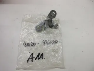A11. Suzuki GSX 400 GS 450 Fußrastenhalter vorne links Fußraste 43520-44100 - Bild 1