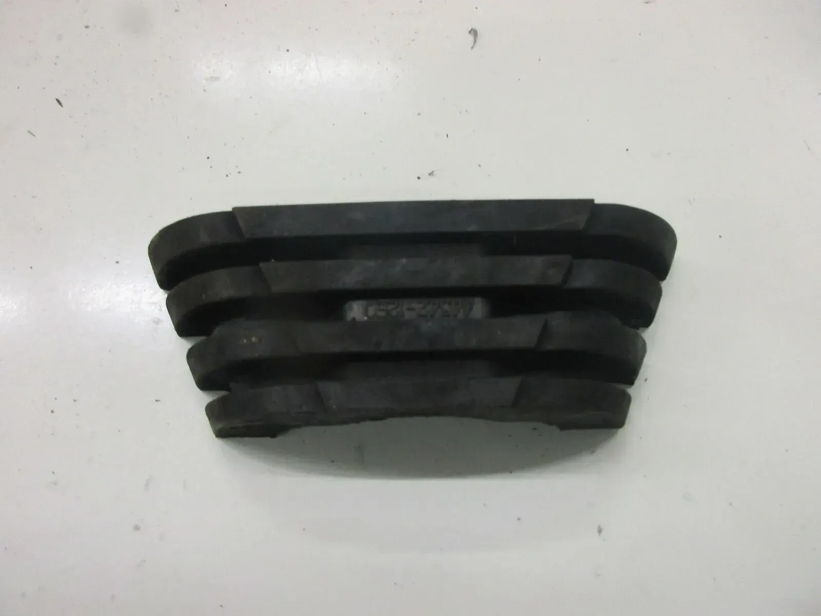 Suzuki DR 650 R SP 44 B Gummidämpfer Tankgummi Benzintank Vibrationsdämpfer - Bild 1