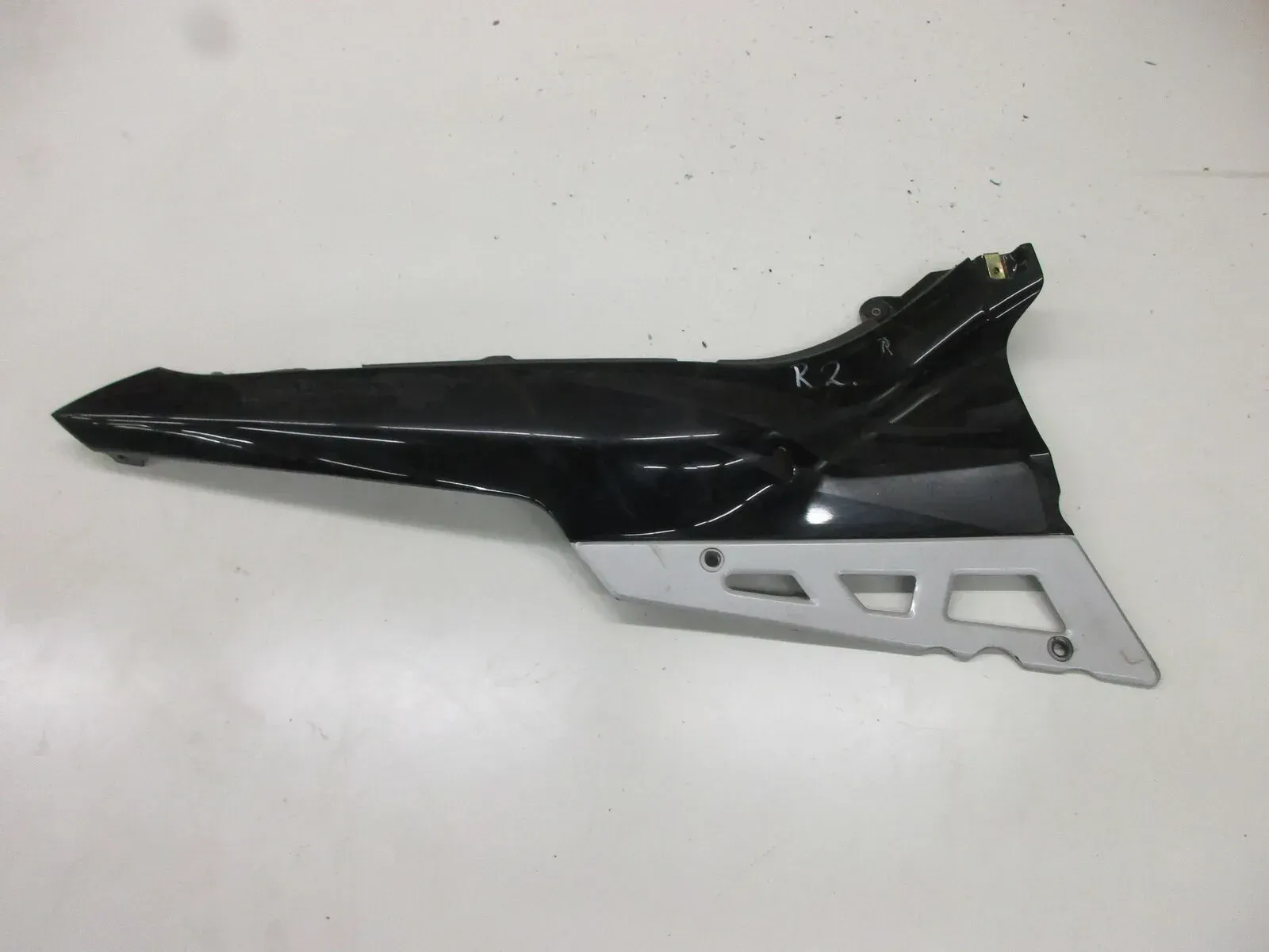 Suzuki GSX 600 F GN 72 B Verkleidung rechts (2) Seitendeckel Sitzbank Seite - Bild 1