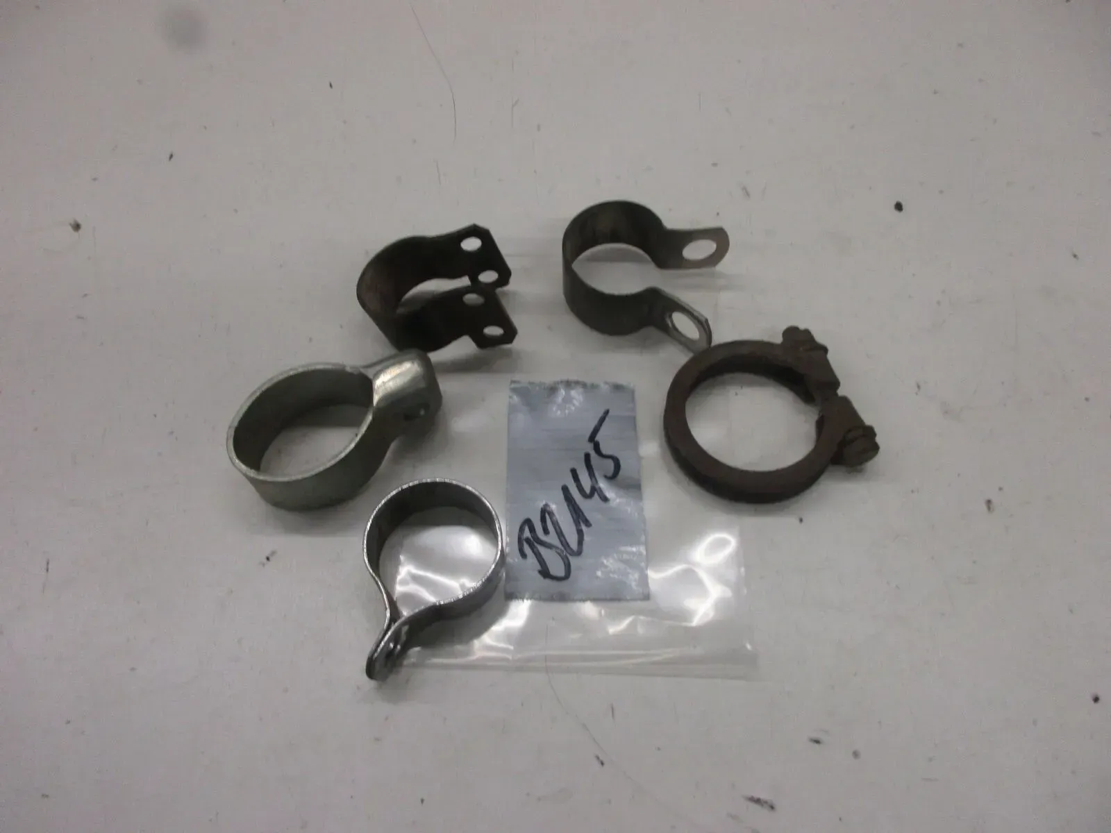Kleinteile Auspuffschelle B2145 BMW Ural Dnepr Krümmerschelle Konvolut - Bild 1