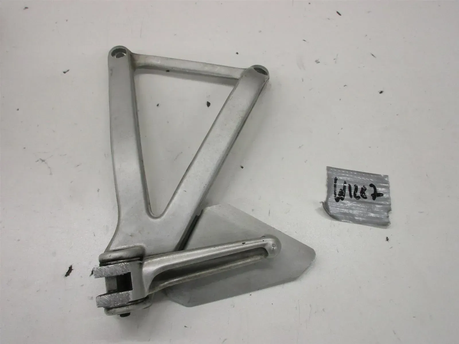 W1287. Ducati 749_999 Fußraste hinten links mit Fußrastenhalter Fussraste 2369L - Bild 1