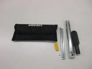 W329. Ducati Monster 620_1100 Werkzeug Bordwerkzeug Werkzeugsatz tools - Bild 2