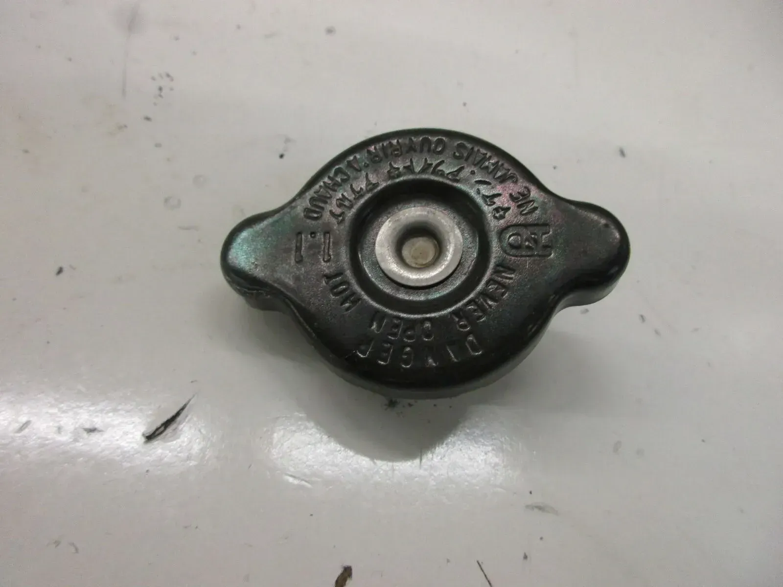 1. Kawasaki Z 1000 ZRT 00 A Kühlerdeckel Verschluß Stopfen Kappe Deckel Kühler - Bild 1