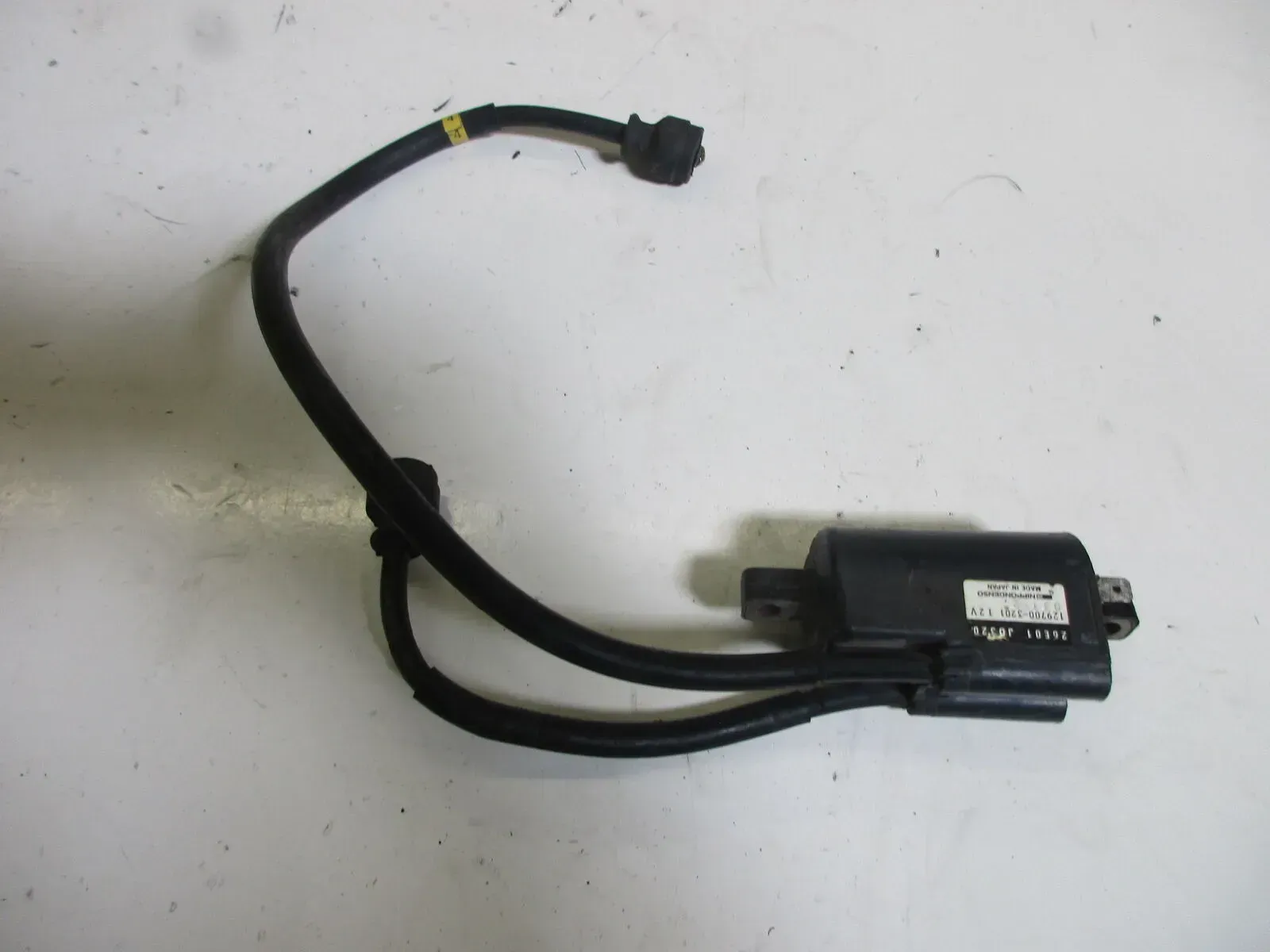 7. Suzuki GSX 600 F GN 72 B Zündspule mit Zünkerzenstecker ignition coil - Bild 1