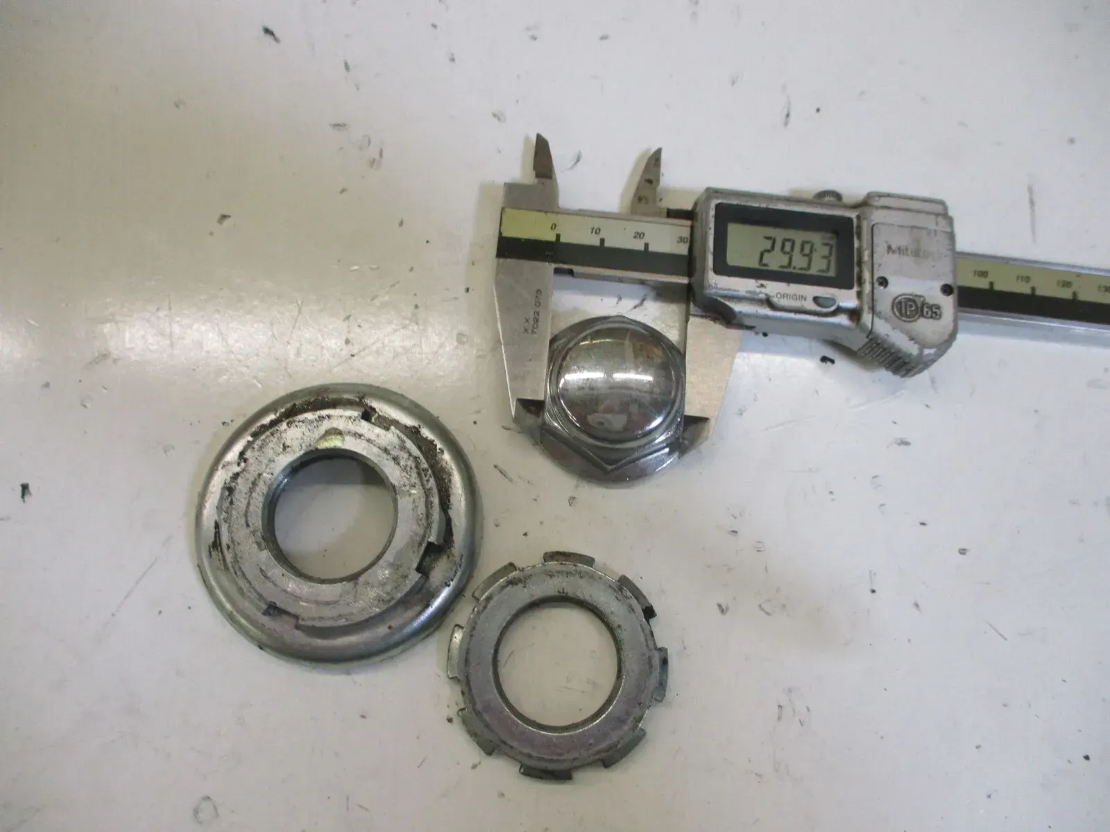 3. Honda CBF 600 NA ABS Hornet PC 38 Mutter Distanzscheibe Gabel Gabeljoch SW30 - Bild 1