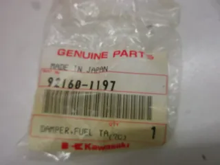 R1444 Kawasaki ER-6N ZX-R 400 L Tankgummi 92160-1197 Vibrationsdämpfer Benzintank - Bild 4