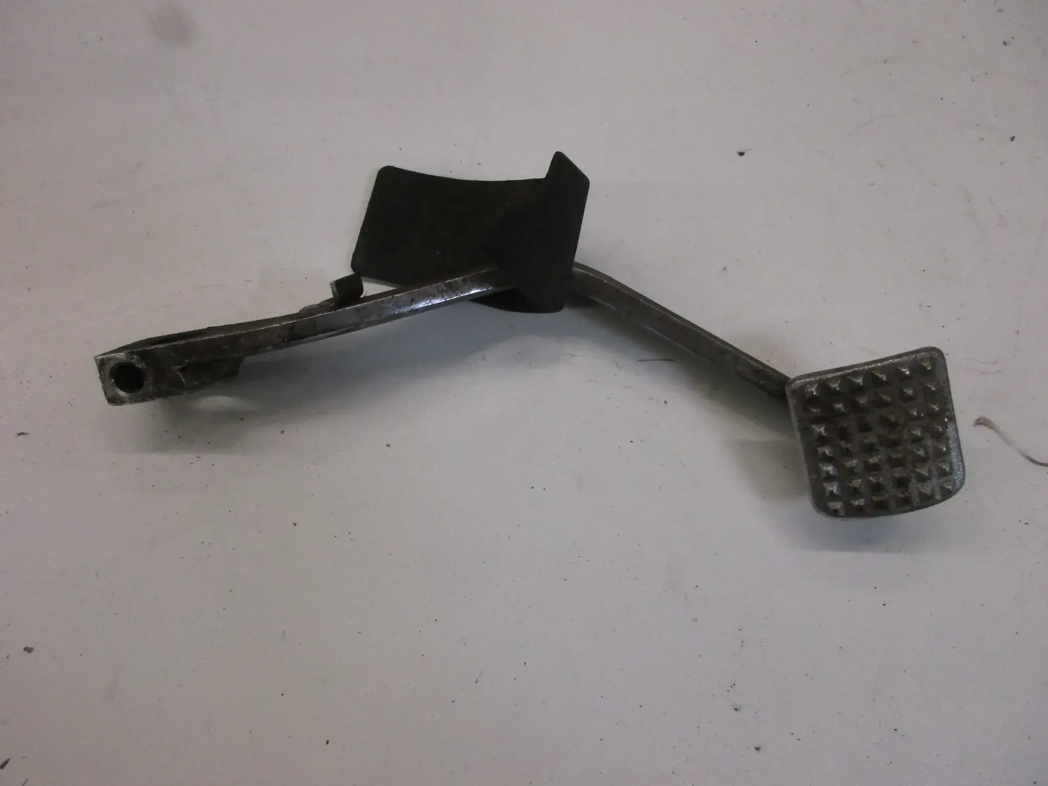 Honda FT 500 PC07 Bremspedal Fußbremshebel Bremse unten brake pedal - Bild 1