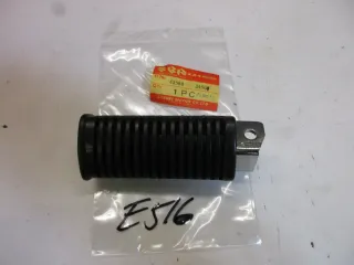 E516. Suzuki GR 650 Tempter Fußraste Vorne links 43560-34501 Fussraste Fahrerraste - Bild 1