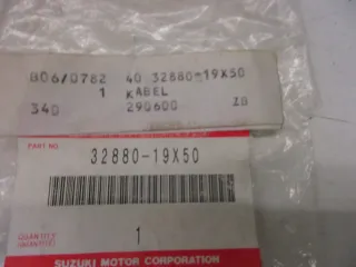 E469. Suzuki AX 100 FZ 50 Anschlusskabel Kabel 32880-19X50 Spannungsregler - Bild 4
