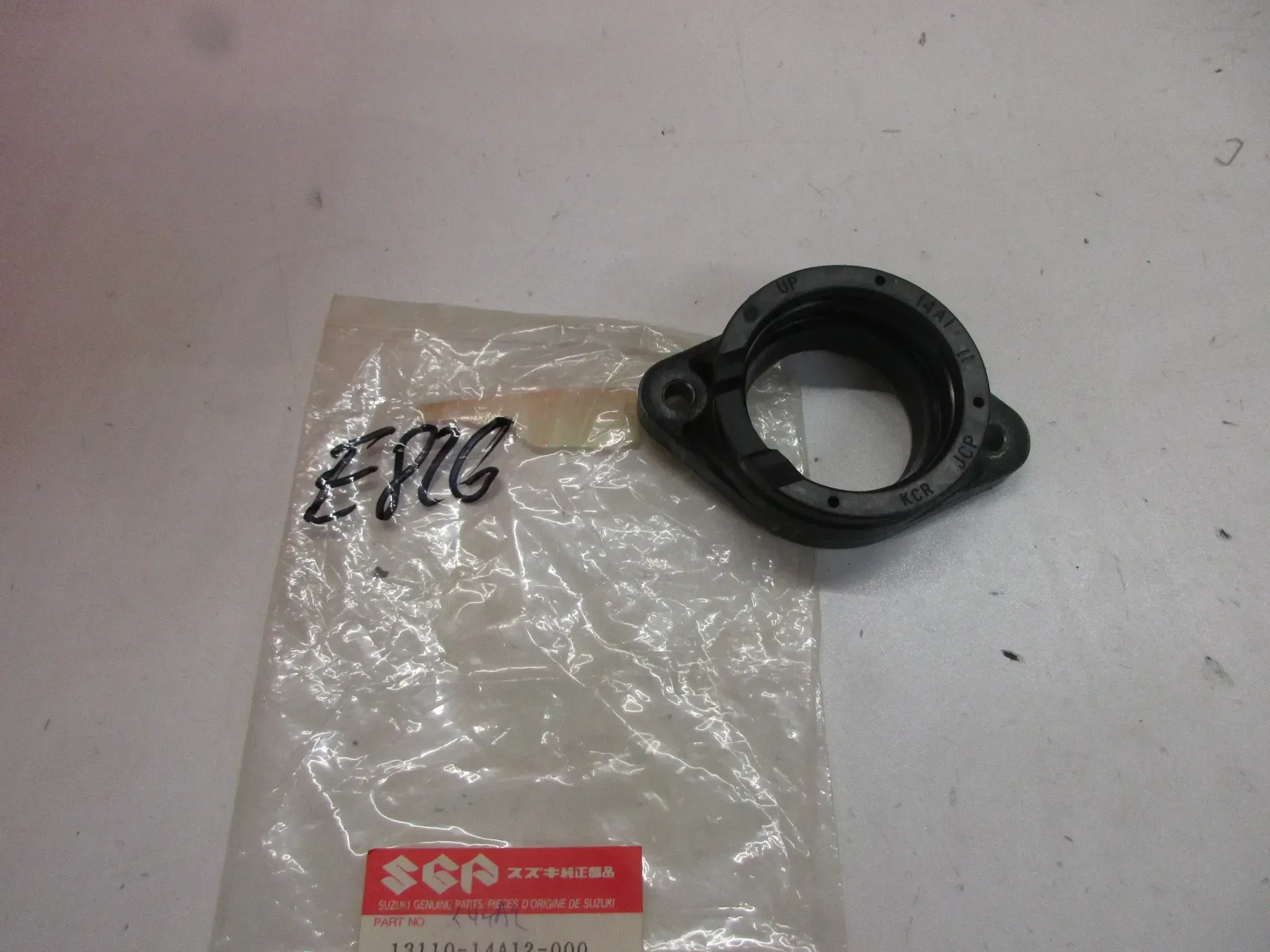 E826. Suzuki LS 650 Savage Vergasergummi Ansaugstutzen 13110-14A12 Vergaser - Bild 1