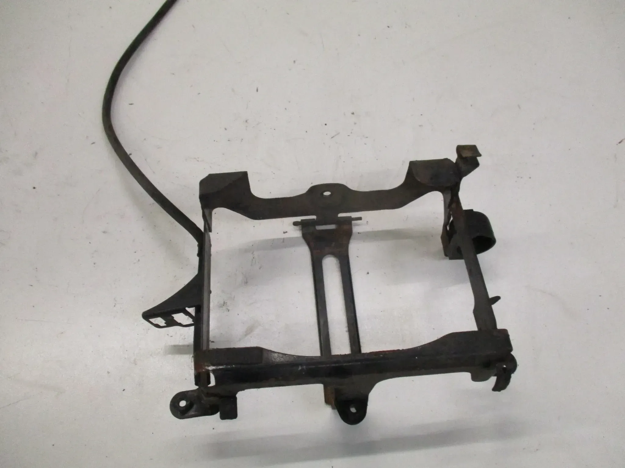 4. Honda Gl 1100 DX Goldwing Batteriekasten Halter Träger rechts - Bild 1