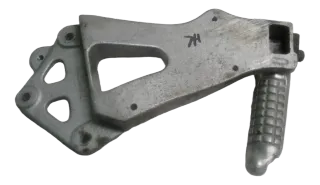 Suzuki GSX-R 750 GR 75 A Knicker Fußrastenhalter hinten links Fußraste - Bild 4