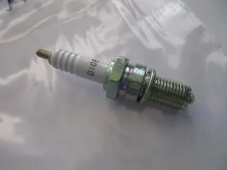 R1848 NGK D10ES Moto Guzzi 1000 Zündkerzen Ø 12 mm Motor - Bild 3