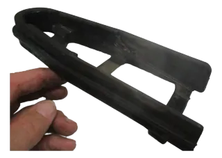 Suzuki GSX-S 125 WDLO Kettenschleifer Schwinge Kettenschutz Gummi - Bild 4