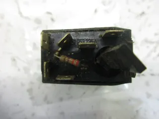 Q1386 VW Polo C Schalter 61953235A Warnblinkleuchte Elektronik - Bild 5