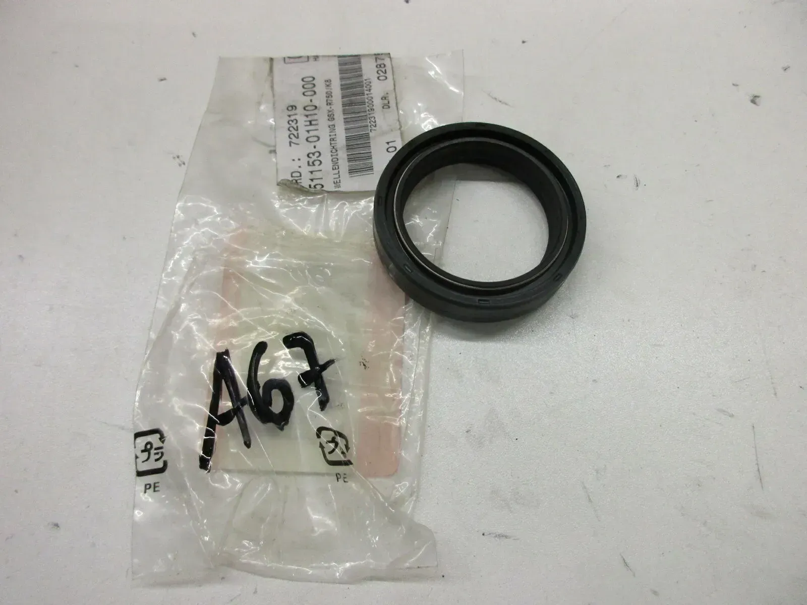 A67. Suzuki GSX-R 600_750 Dichtung Simmerring Gabel Dichtung 51153-01H10 - Bild 1
