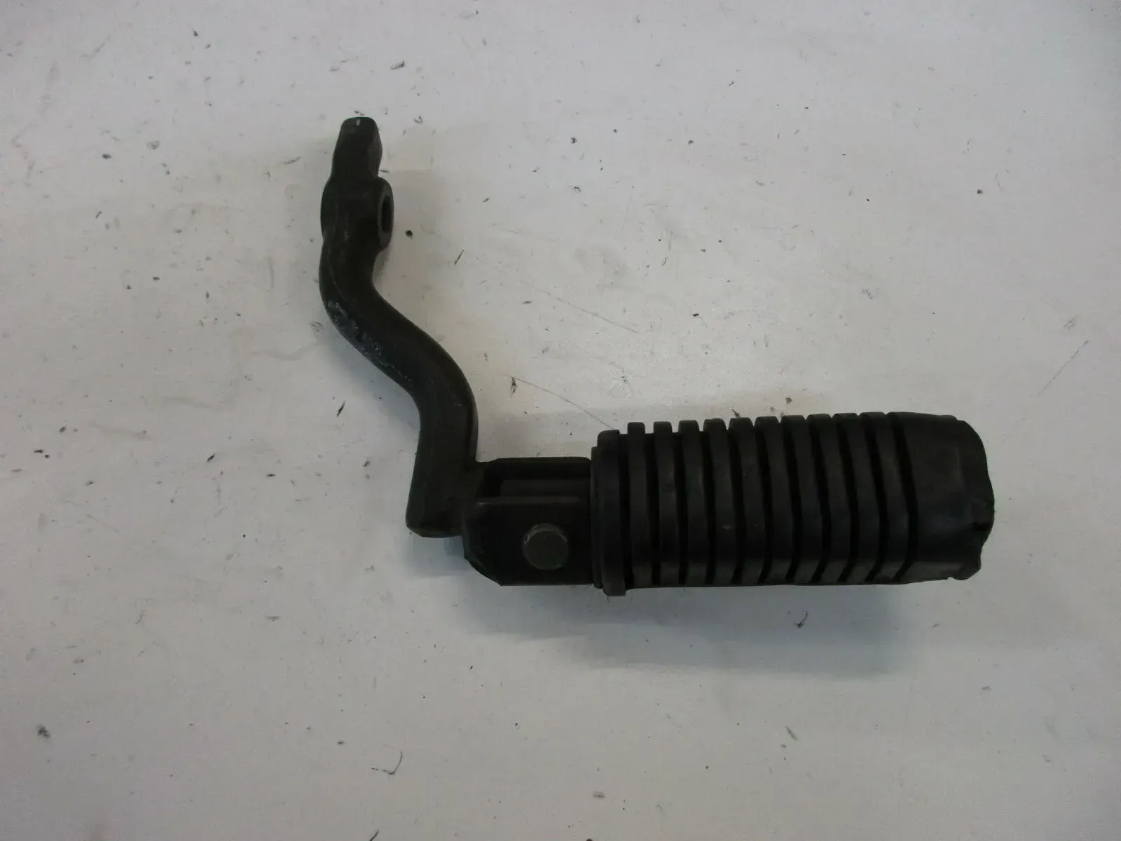 O. Honda CM 400 T NC 01 Fußrastenhalter mit Fußraste vorne links Fussraste - Bild 1