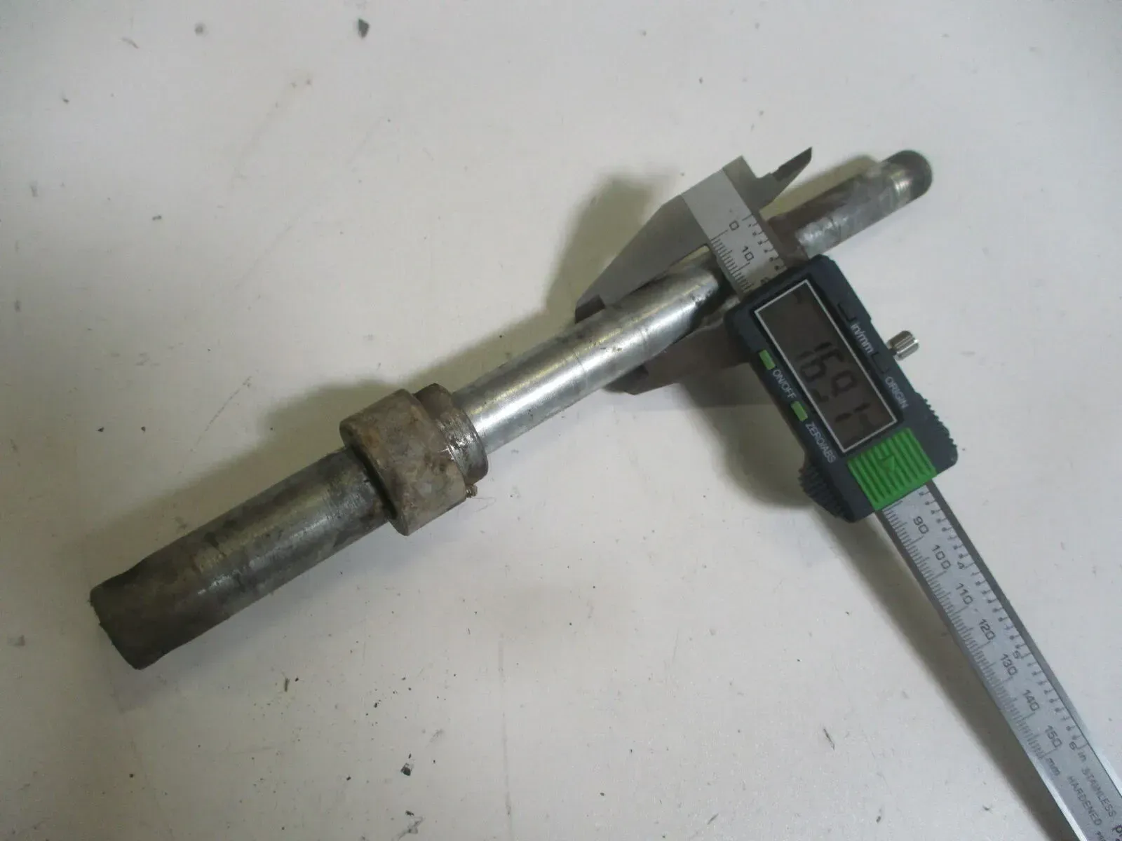 Cagiva Aletta Electra 125 Steckachse 17 mm Achse vorne axle front - Bild 1