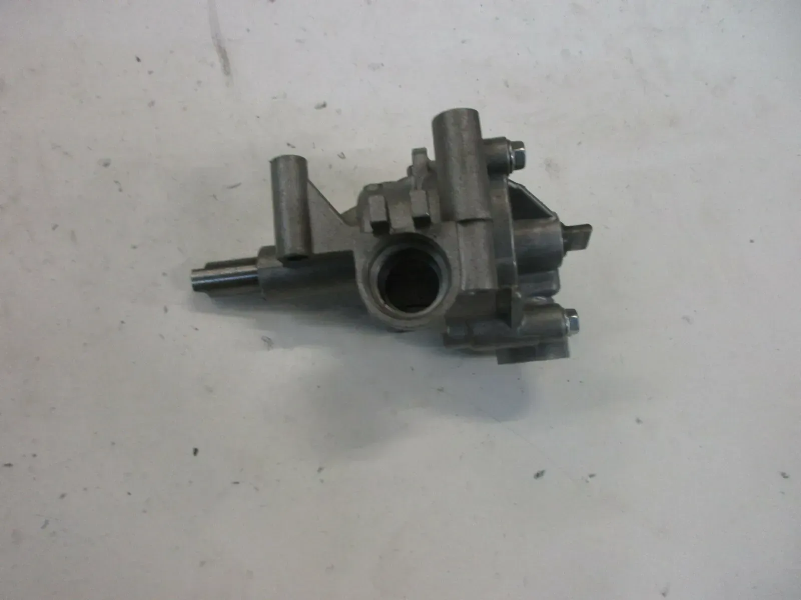 Honda VF 750 F RC15 Ölpumpe Motorölpumpe Schmierstoffpumpe Motor Oil pump - Bild 1