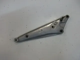 O. Honda CB 650 RC 03 Fußrastenhalter links Fussraste Fussrastenbrücke Sozius - Bild 1