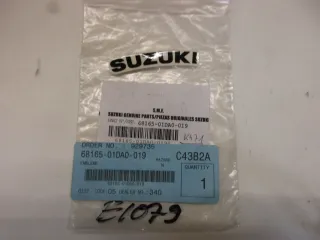 E1079. Suzuki GS 500 FU Aufkleber Dekor 68165-01DA0-019 Emblem Verkleidung Schriftzug - Bild 1