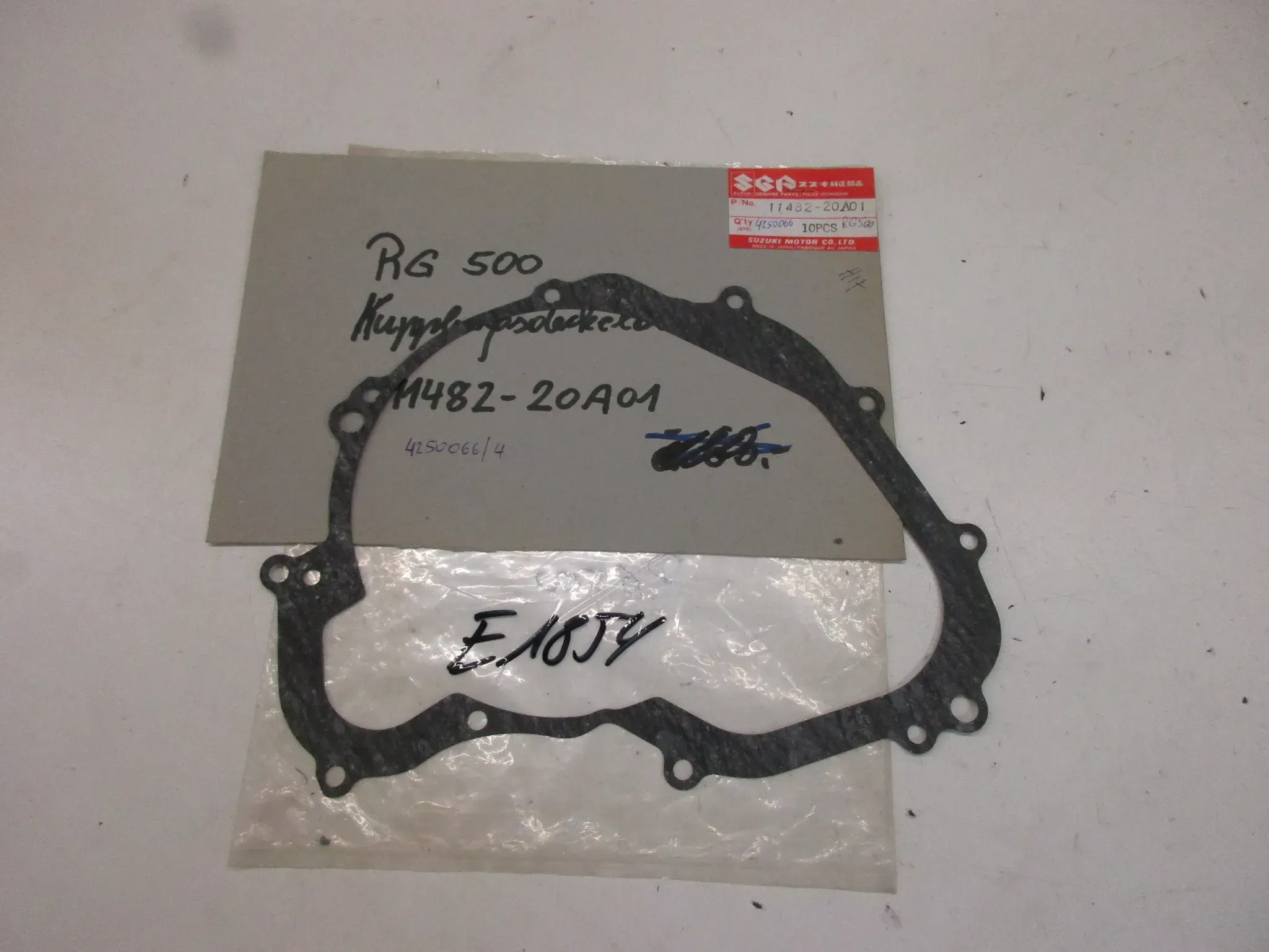 E1854. Suzuki RG 500 Gamma Dichtung Kupplungsdeckel 11482-20A01 Motor Motordichtung - Bild 1