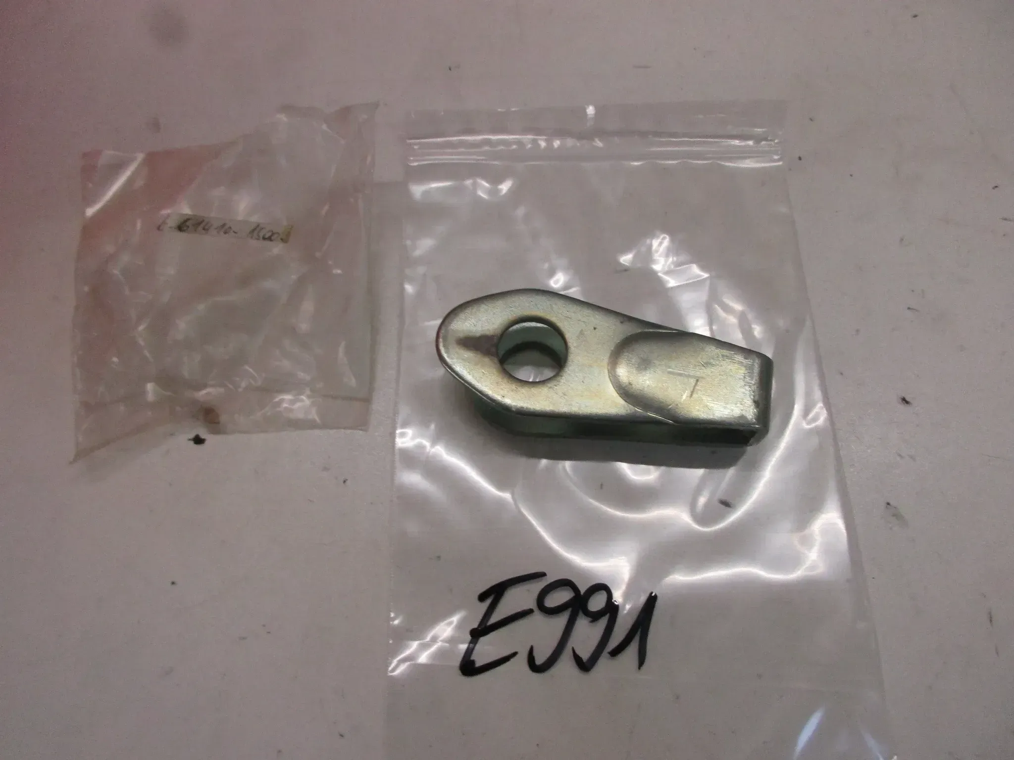 E991. Suzuki T 250 T 350 Kettenspanner Kette 61410-15002 Spanner Antriebskette - Bild 1