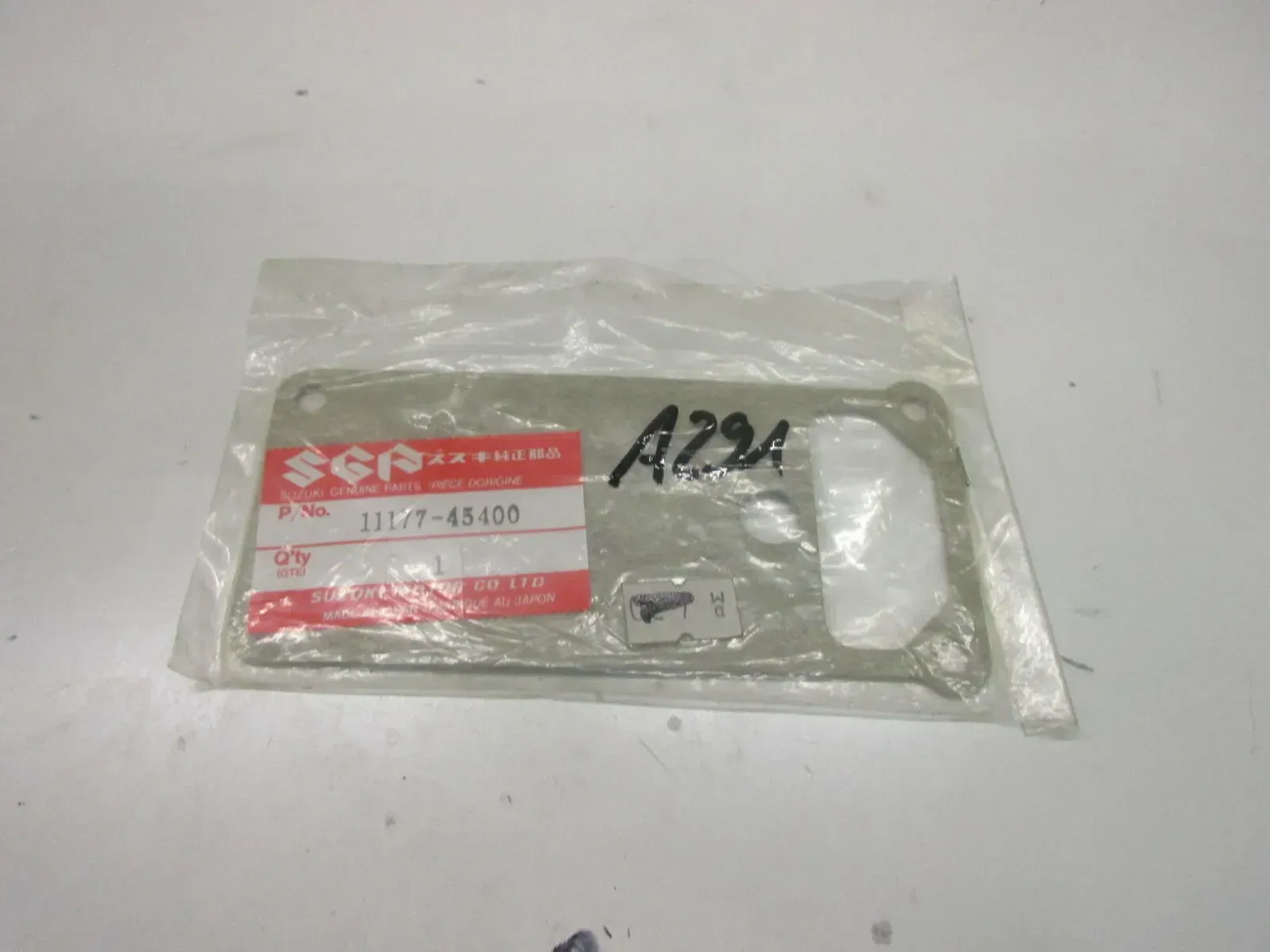 A291. Suzuki GS 750 E_L_T Dichtung Entlüftung Motor Motordeckel 11177-45400 - Bild 1