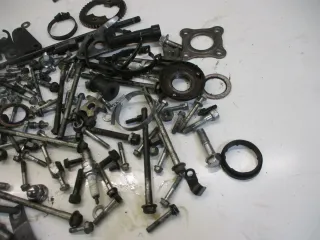 Honda CB 650 C_SC RC 08 Schraubensatz Kleinteile Konvolut Schrauben Halter - Bild 2