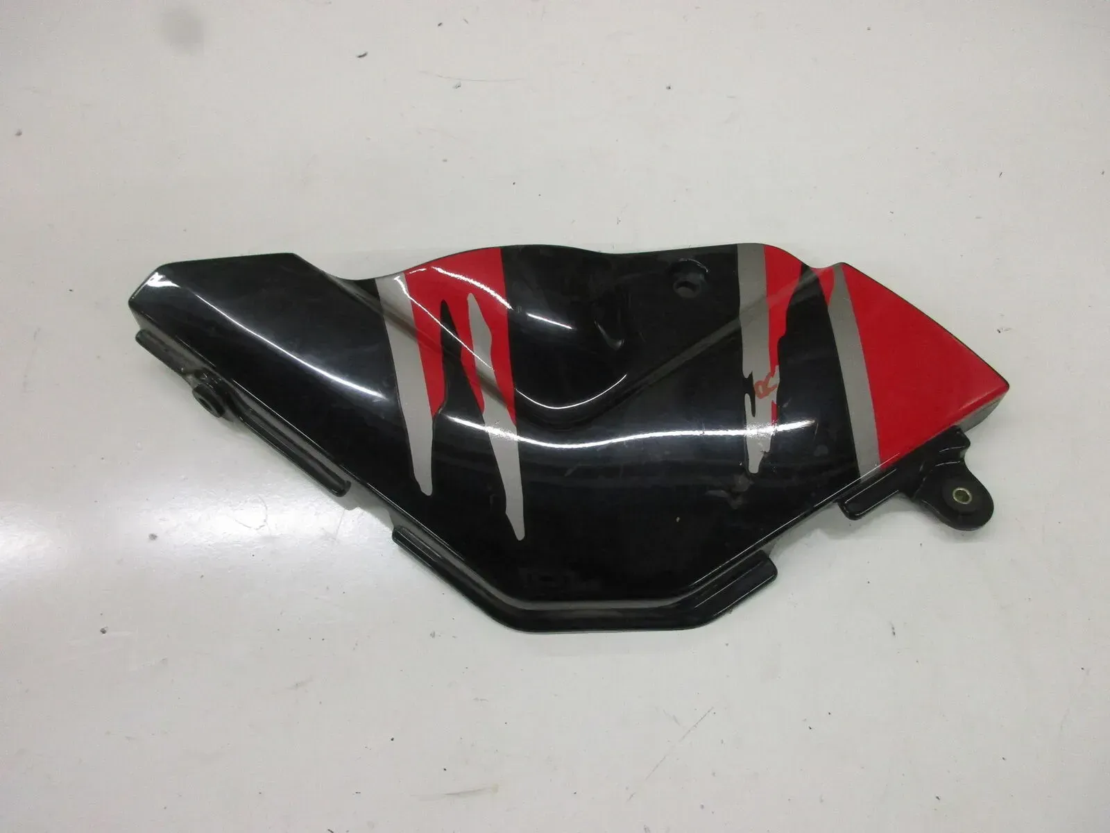 Seitendeckel rechts Verkleidung Suzuki GSX-R 1100 W GSXR GU 75 C Sitzbank - Bild 1