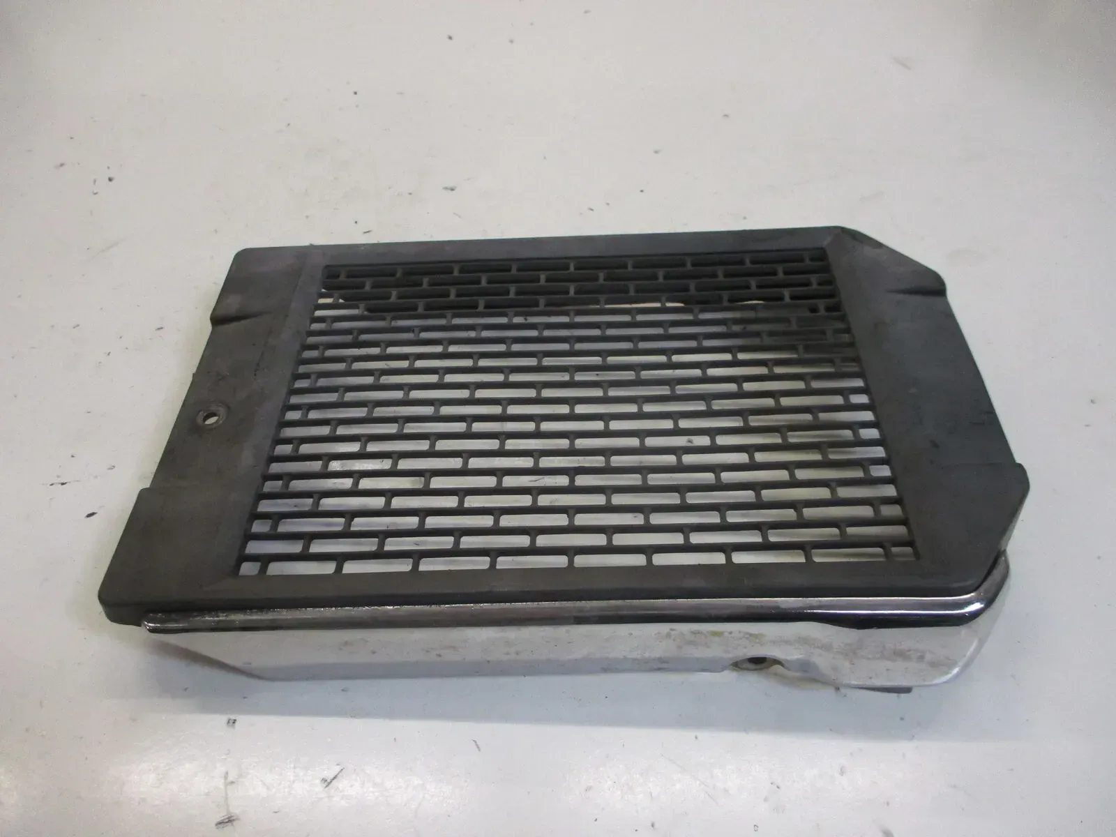 1. Kawasaki EN 500 EN500A Kühlerverkleidung Kühlergrill Verkleidung vorne unten - Bild 1