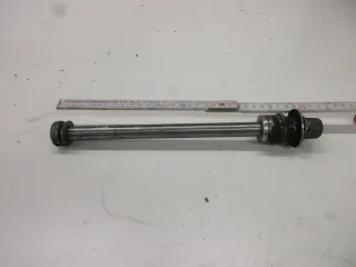 1. Suzuki GS 550 M Katana Steckachse hinten Achse Hinterrad 17 mm Felge axle - Bild 3