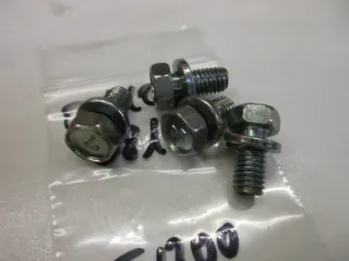 E1300 Suzuki GS 550 E Schrauben Rahmen Verkleidung 01107-08168 M8 mm bolt - Bild 2