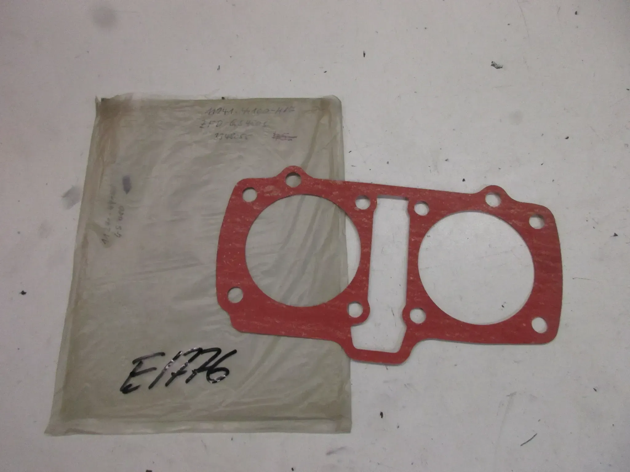 E1776. Suzuki GS 450 S Dichtung Motordichtung 11241-44100 Zylinderfußdichtung - Bild 1