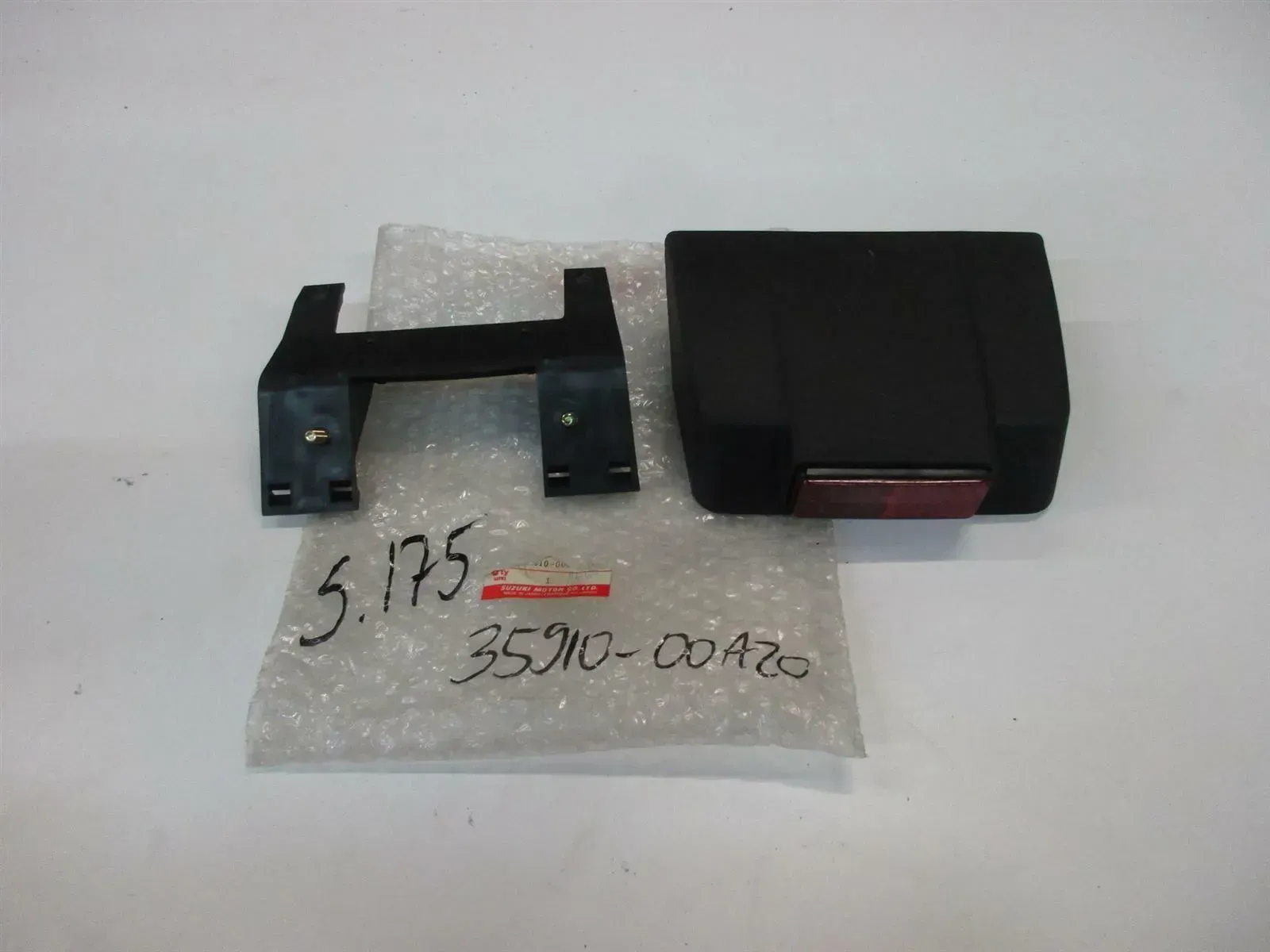 S175 Suzuki DR 500_600 Rücklichtverkleidung Bremslicht Verkleidung 35910-00A20 - Bild 1