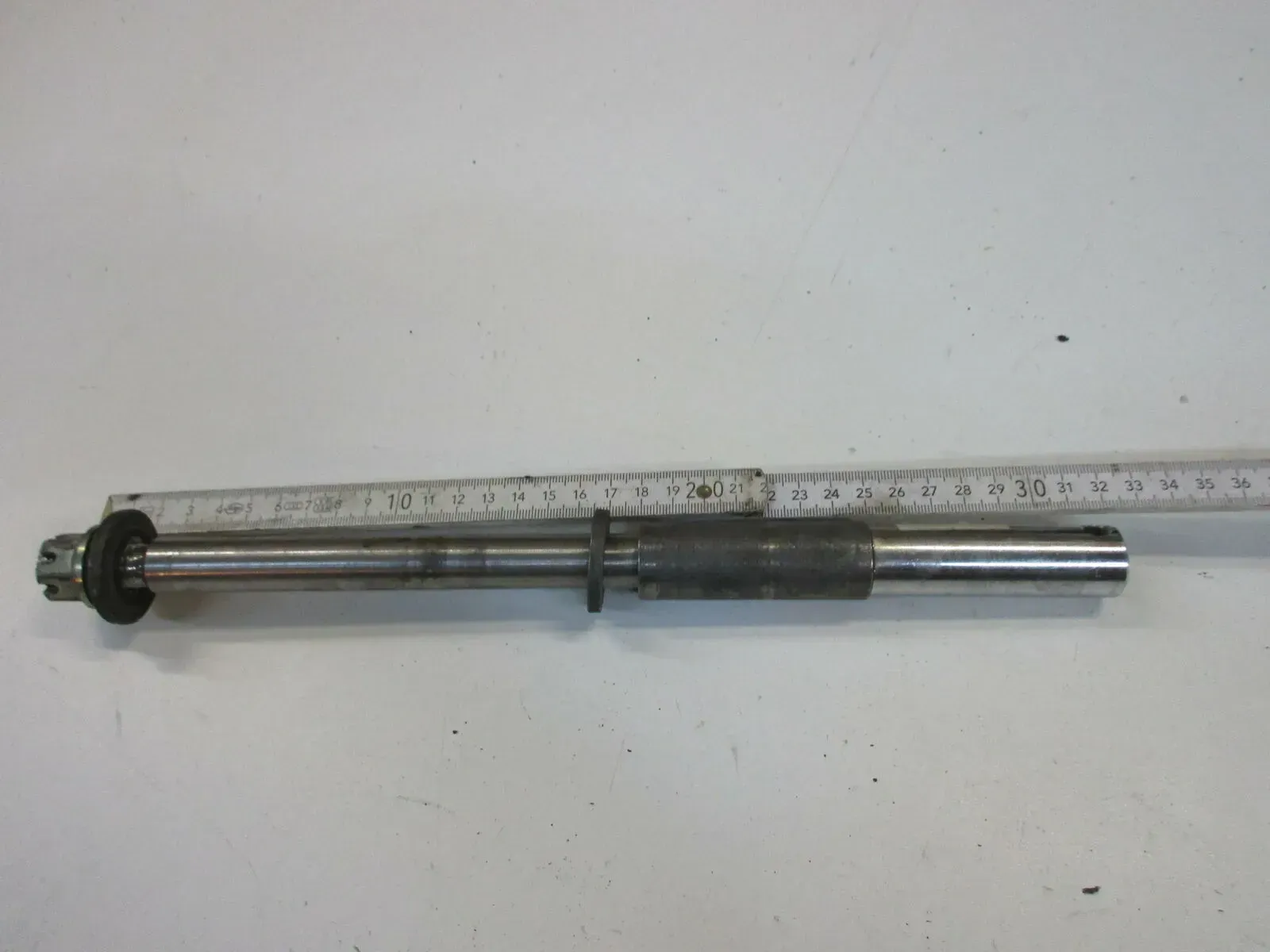O. Yamaha XJ 750 SECA Typ 11M Steckachse hinten 17mm Achse Hinterrad Felge axle - Bild 1