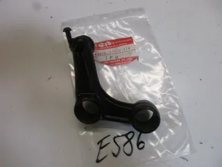 E586. Suzuki DR 500 S Fußrastenhalter vorne rechts 43510-37410-019 Fußraste - Bild 1