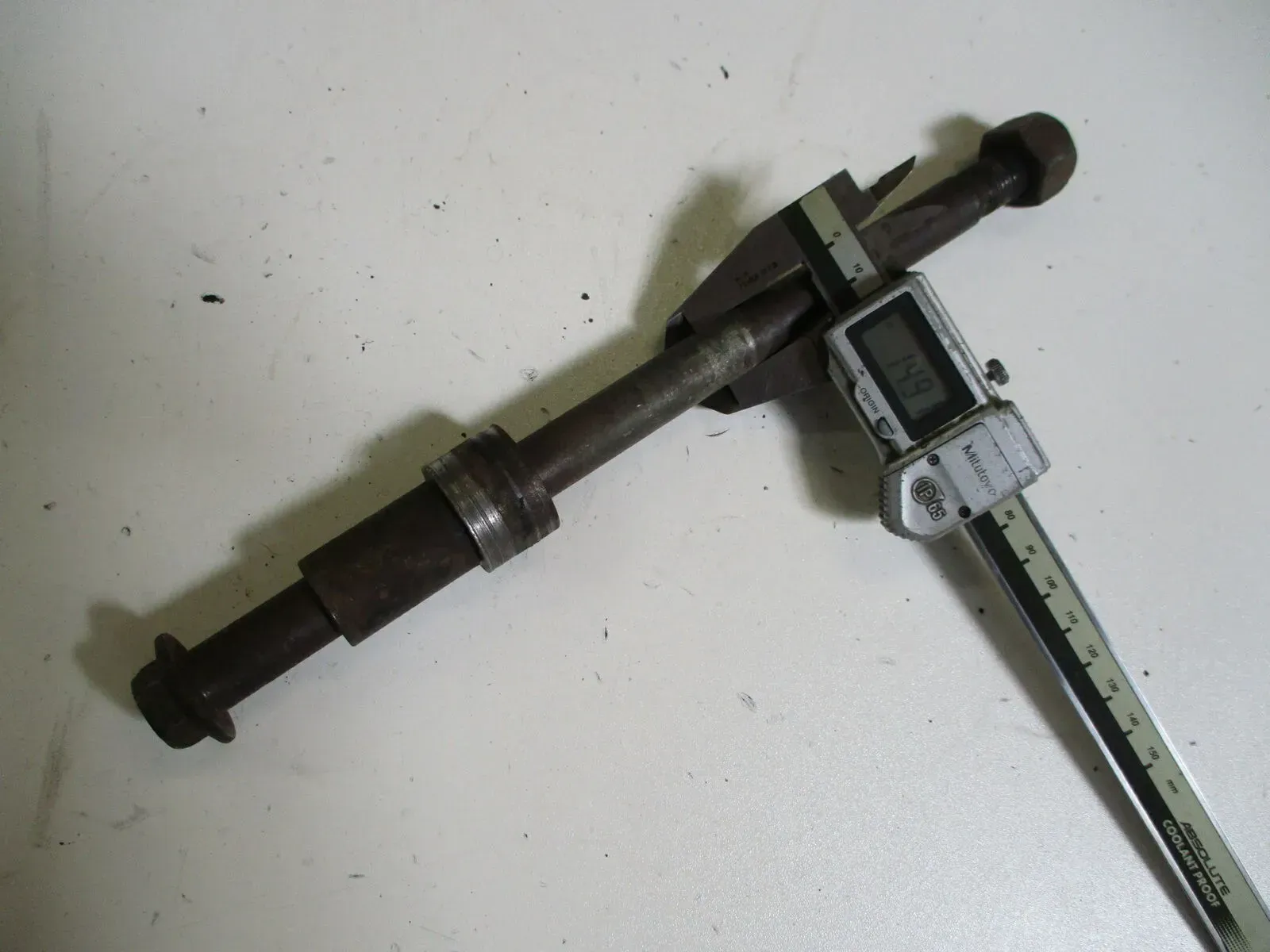 2. Suzuki GN 125 NF41A Steckachse Achse hinten 15 mm Axle rear - Bild 1