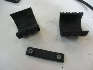 1. YAMAHA FZS 600 FAZER RJ02 Vibrationsdämpfer Gummi Tankgummi Rahmen Dämpfer - Bild 2