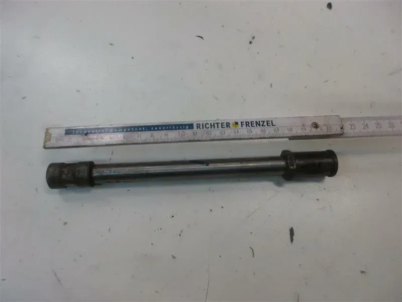 2. HONDA CB 650 RC03 STECKACHSE VORNE ACHSE VORDERRAD AXLE WHEEL FELGE - Bild 1