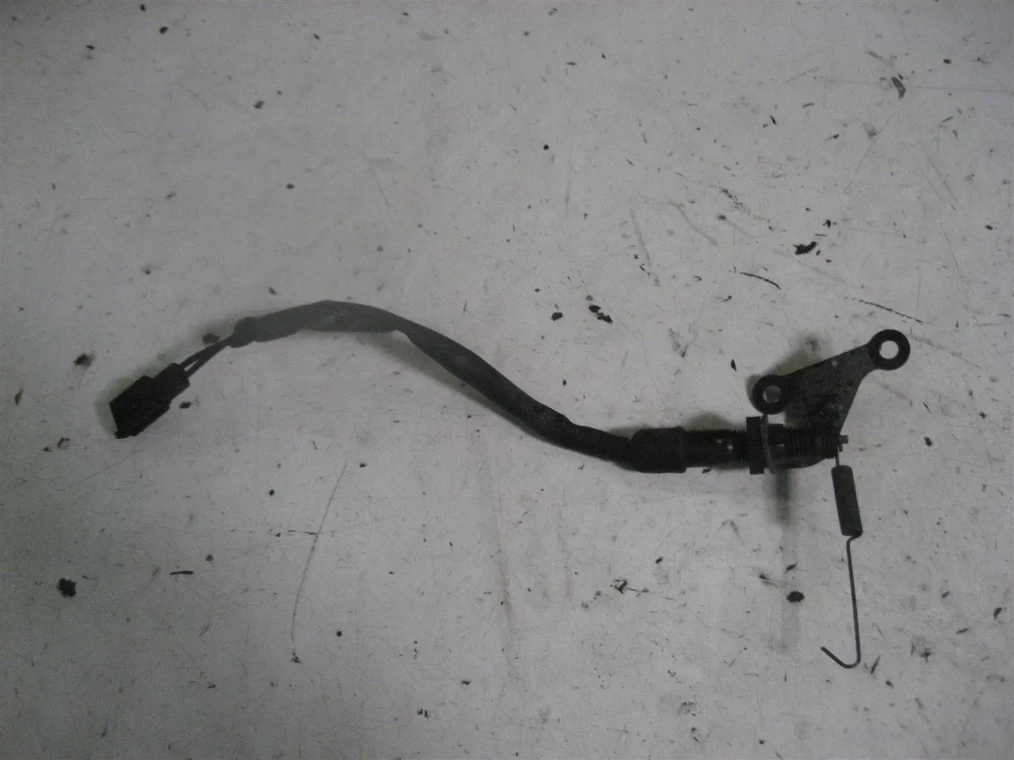 4. HONDA CBR 1000 F SC24 BREMSLICHTSCHALTER HINTEN MIT FEDER UND HALTER - Bild 1