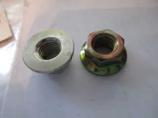 D3148 Yamaha TA 125 TZ 125 Schraube 98801-05500 Mutter Rahmen Nut - Bild 3