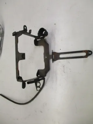 4. Honda Gl 1100 DX Goldwing Batteriekasten Halter Träger rechts - Bild 2