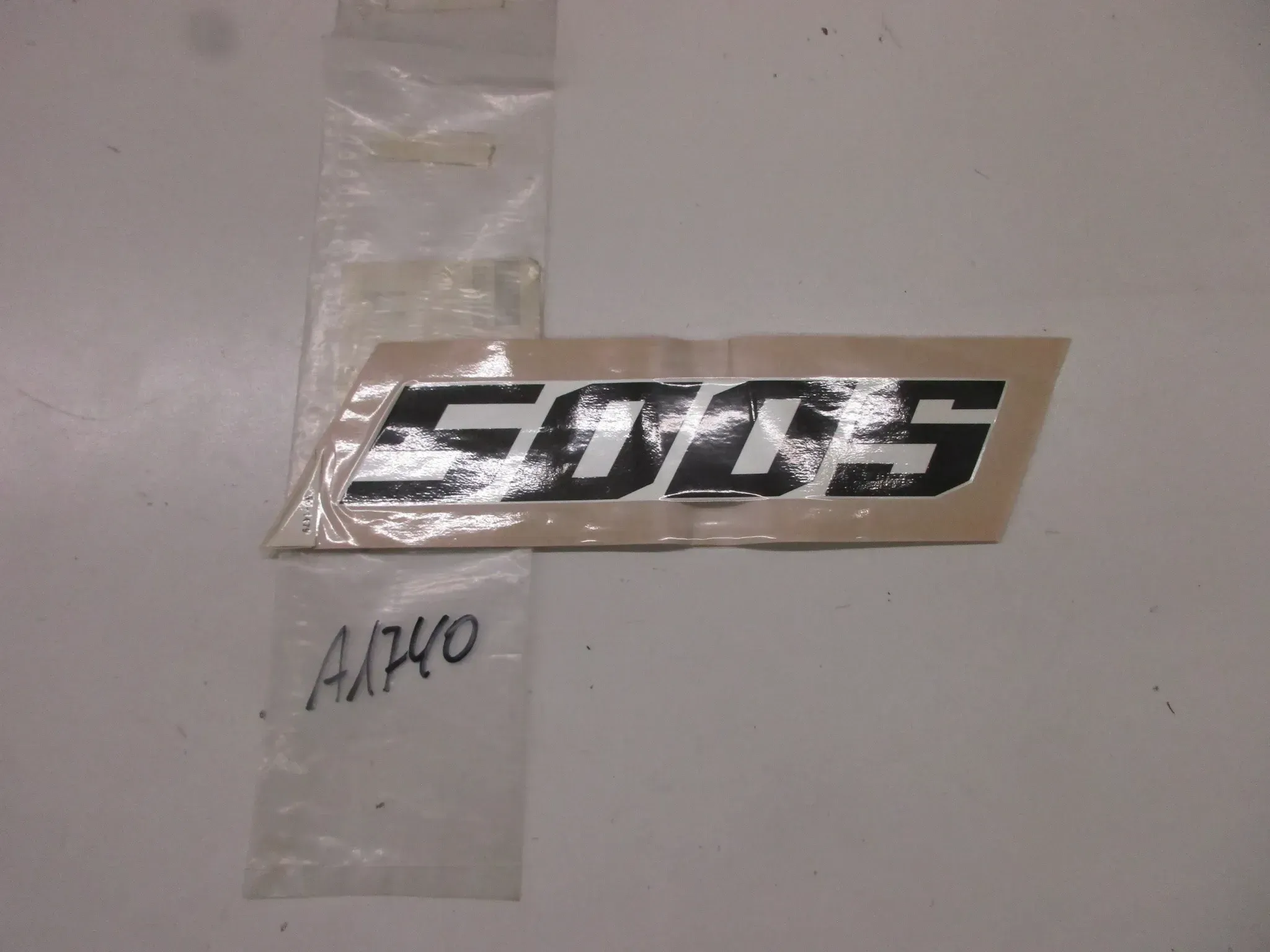 A1740 Kawasaki GPZ 500 S Aufkleber Verkleidung Emblem 56050-1479 Dekor Original - Bild 1
