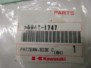 A1711 Kawasaki KLE 500 A Aufkleber Verkleidung Emblem links 56062-1747 Dekor Original - Bild 4